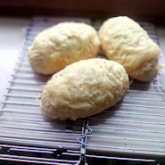 Käsebrötchen selber backen - Rezept