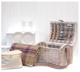 Shabby Chic Style Picknickkorb für ein romantisches Picknick mit Zubehör und Picknickdecke