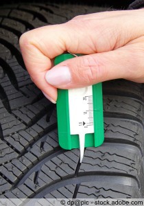 Auto Reifen - Profiltiefe messen