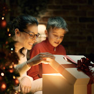 kinder weihnachten geschenke © stokkete - stock.adobe.com